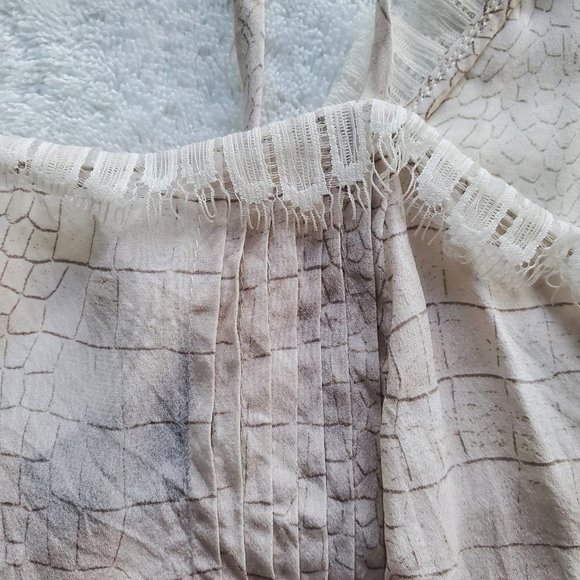 BEBE Silk Camisole Drapey Trapeze Style Embroidered Trim Blouse Ivory Size S/P - Picture 6 of 13